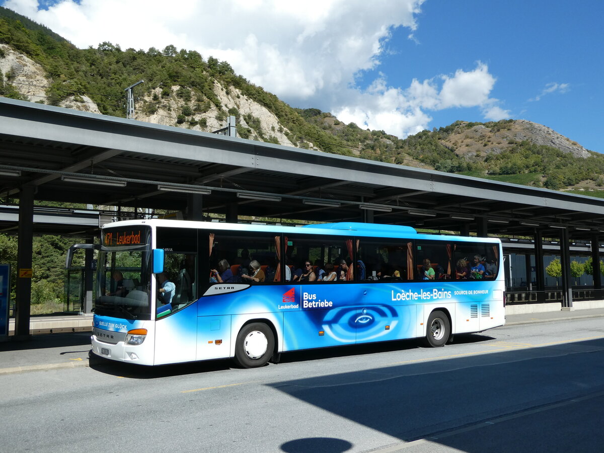 (239'426) - LBB Susten - Nr. 11/VS 38'011 - Setra am 21. August 2022 beim Bahnhof Leuk