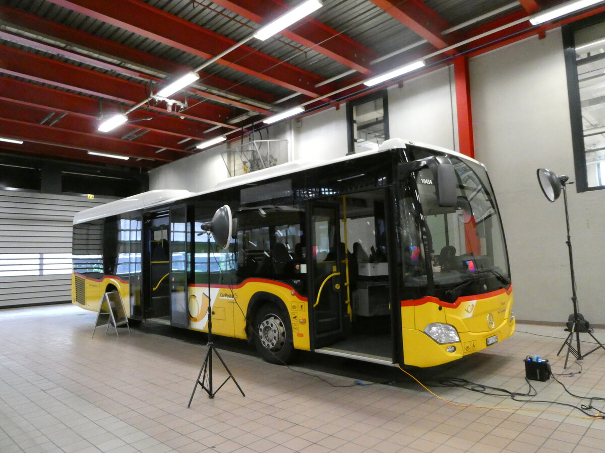 (240'398) - CarPostal Ouest - NE 112'589 - Mercedes am 1. Oktober 2022 in La Chaux-de-Fonds, D�p�t transN