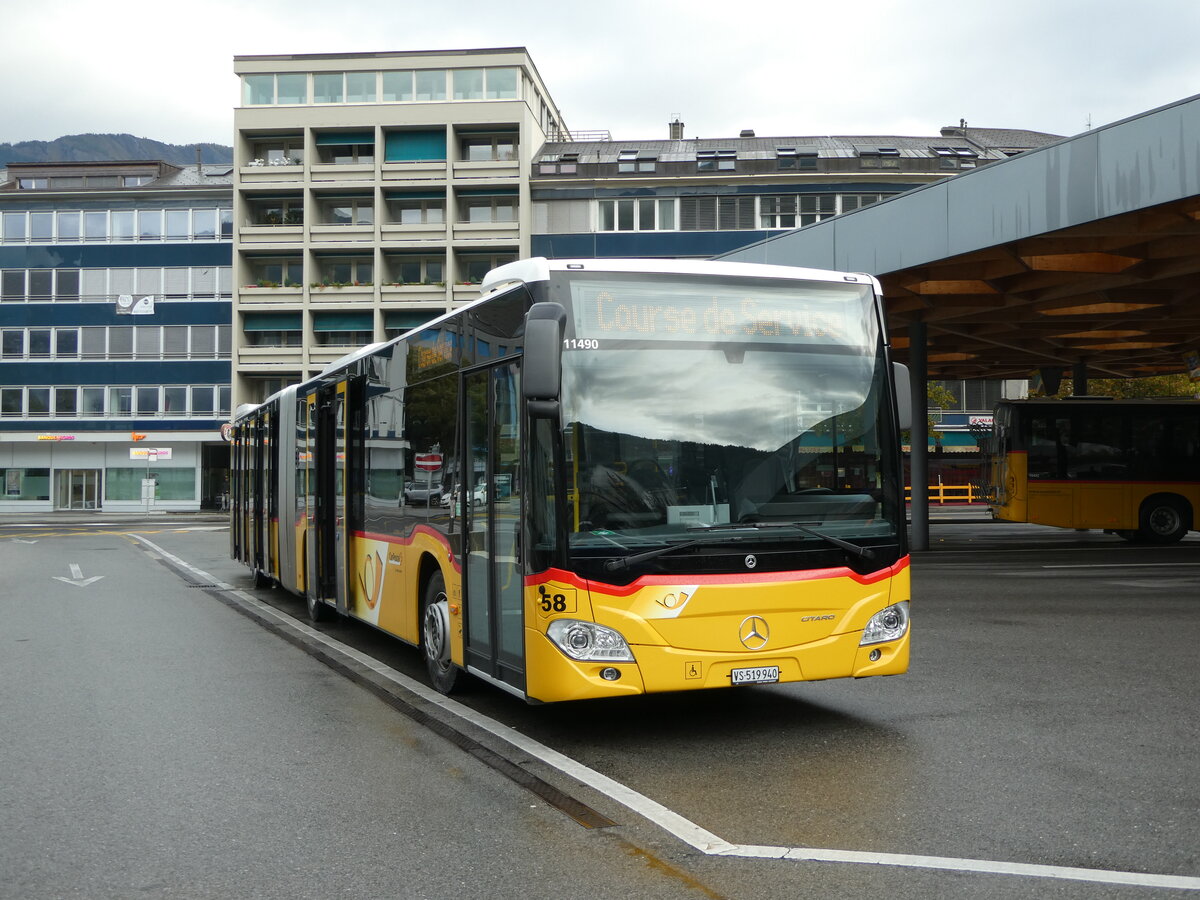 (240'480) - PostAuto Wallis - Nr. 58/VS 519'940 - Mercedes am 2. Oktober 2022 beim Bahnhof Sion