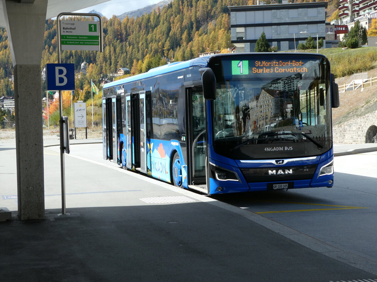 (241'102) - Engadin Bus, St. Moritz - Nr. 105/GR 100'105 - MAN am 12. Oktober 2022 beim Bahnhof St. Moritz