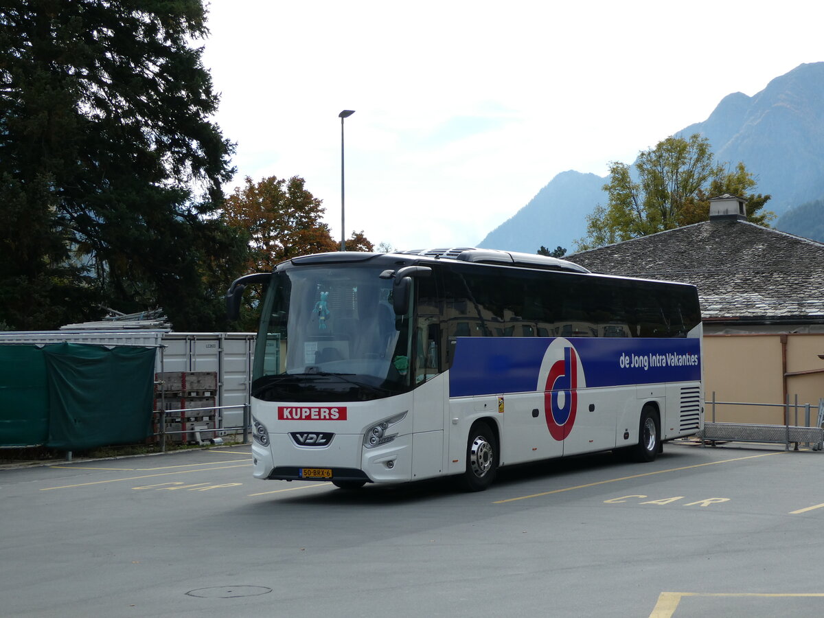 (241'217) - Aus Holland: Kupers, Weert - Nr. 387/50-BRX-6 - VDL am 13. Oktober 2022 beim Bahnhof Poschiavo