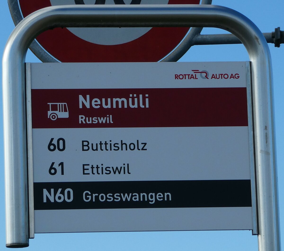 (241'783) - ROTTAL AUTO AG-Haltestellenschild - Ruswil, Neum�li - am 22. Oktober 2022