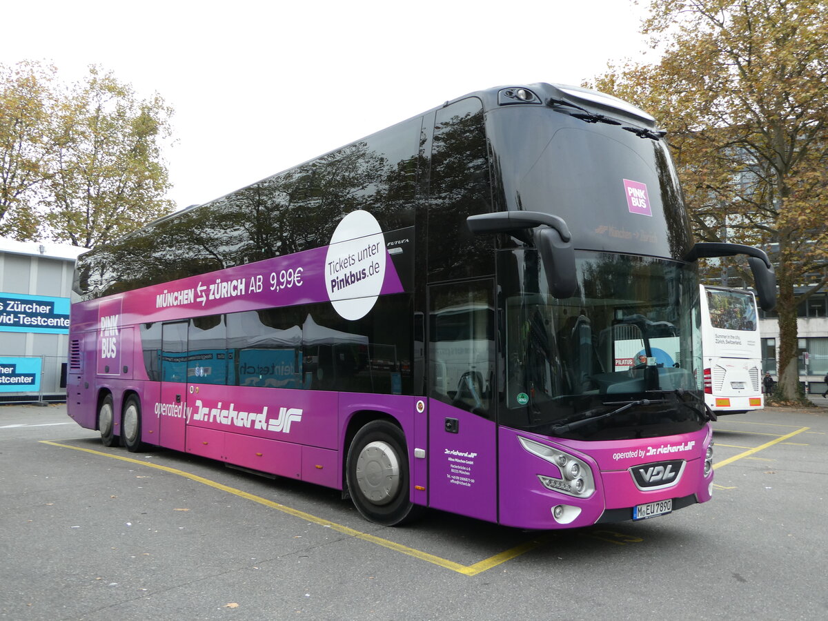(242'547) - Aus Deutschland: Dr. Richard, M�nchen - M-EU 7890 - VDL am 12. November 2022 in Z�rich, Sihlquai
