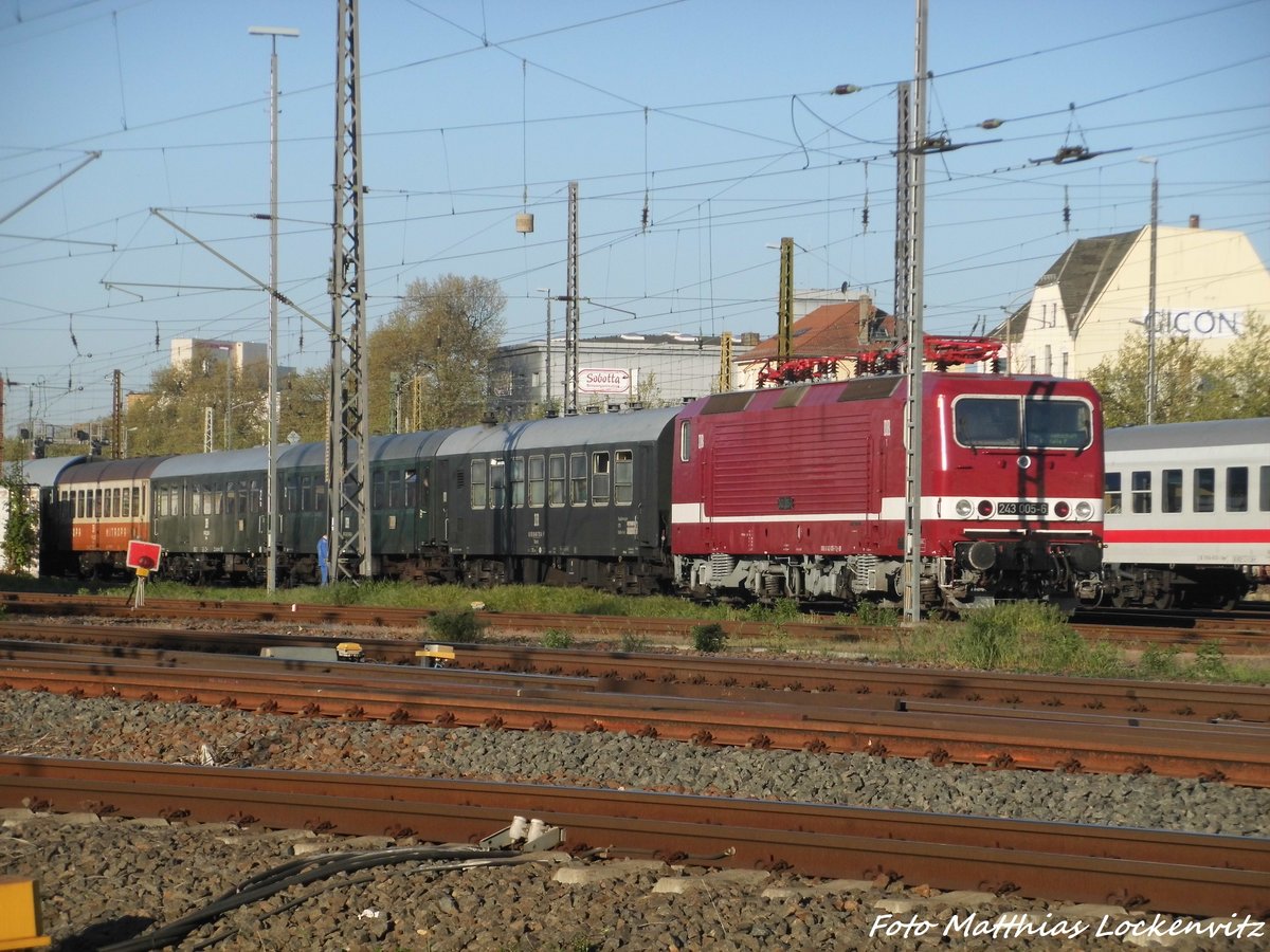 243 005 abgestellt in Leipzig Nord (H�he Bahnhof Nord) am 8.5.16