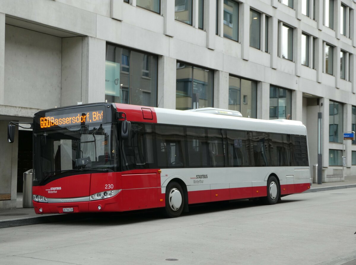 (243'288) - SW Winterthur - Nr. 230/ZH 766'230 - Solaris am 29. November 2022 beim Hauptbahnhof Winterthur