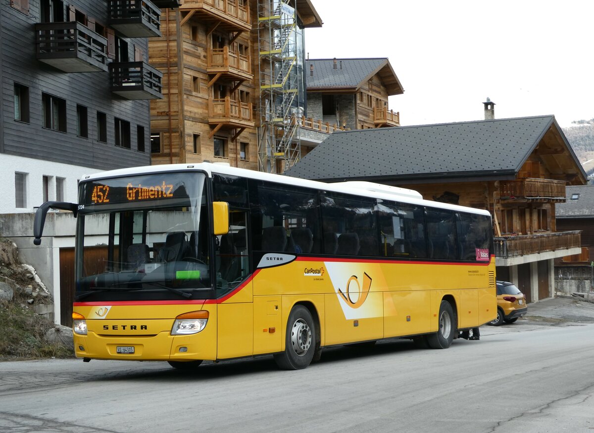 (244'150) - TSAR, Sierre - VS 64'315 - Setra am 26. Dezember 2022 in Grimentz, T�l�cabine