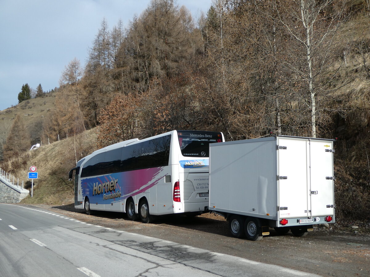 (244'153) - Horner, Tafers - Nr. 14/FR 300'514 - Mercedes am 26. Dezember 2022 in Ayer, Route de Zinal