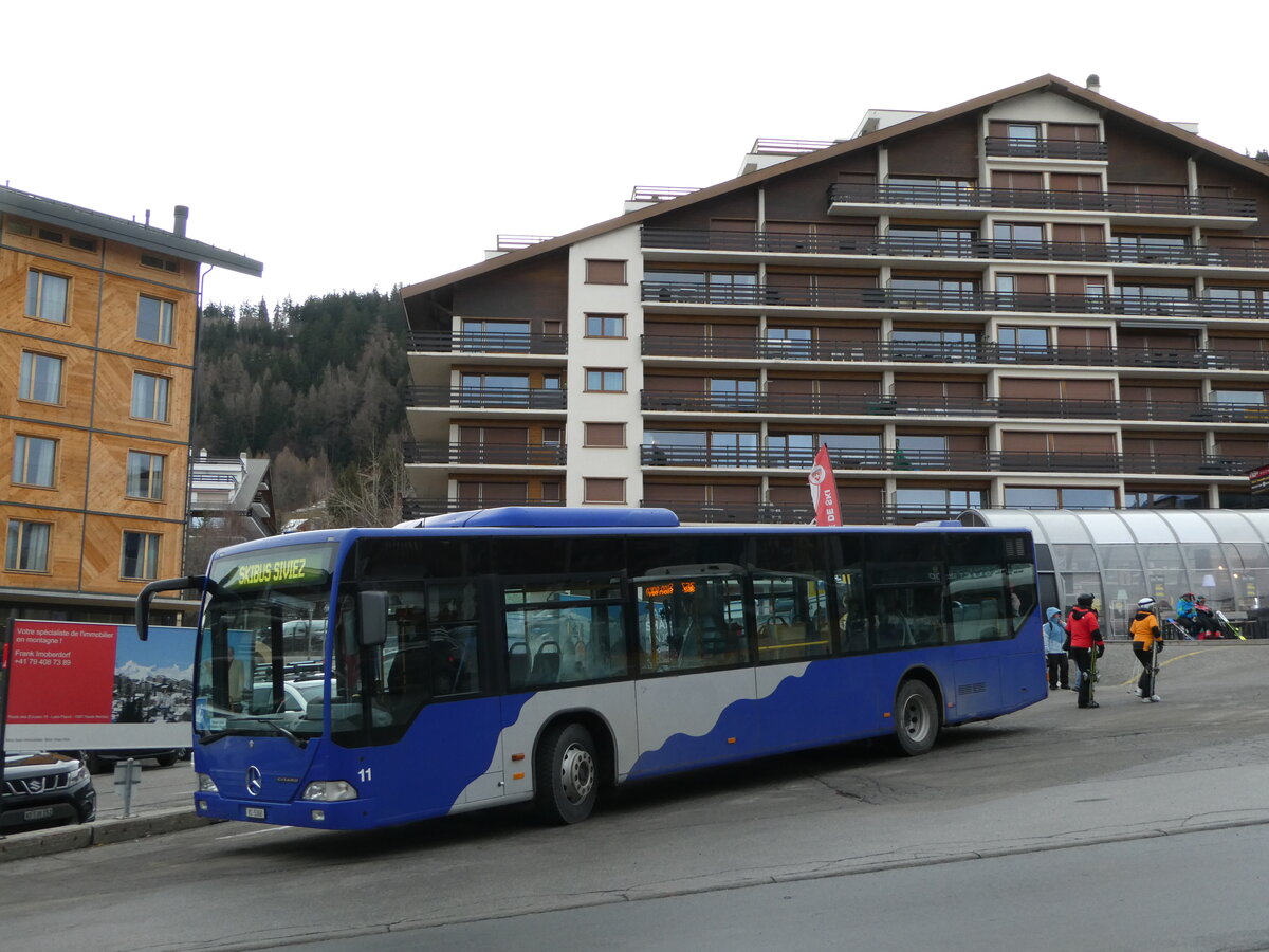 (244'198) - Lathion, Sion - Nr. 11/VS 5368 - Mercedes (ex VZO Gr�ningen Nr. 74) am 26. Dezember 2022 in Haute-Nendaz, T�l�cabine