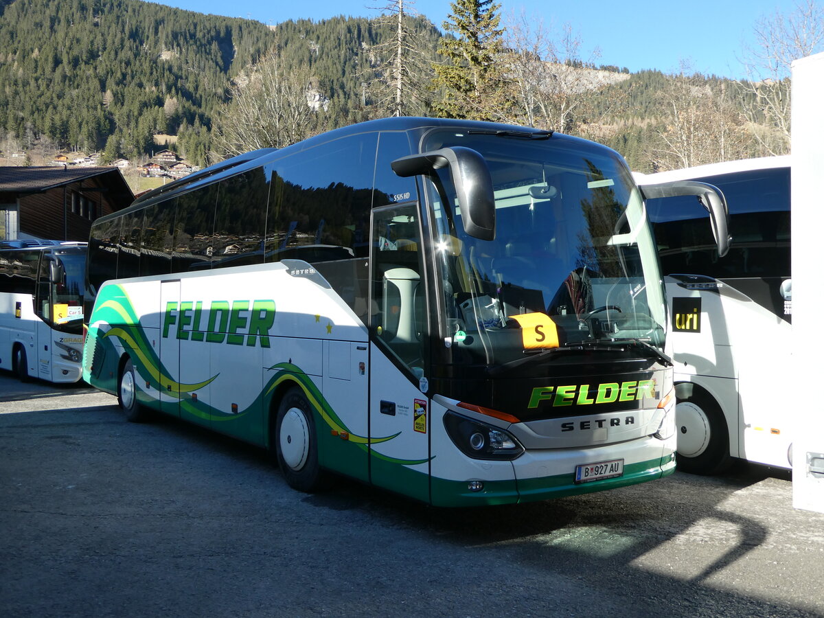 (244'726) - Aus Oesterreich: Felder, Mellau - B 927 AU - Setra am 7. Januar 2023 in Adelboden, ASB