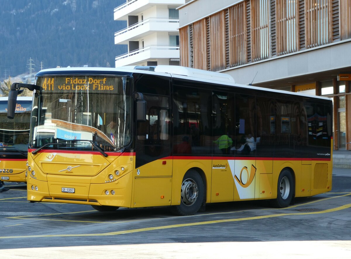 (245'125) - PostAuto Graub�nden - Nr. 13/GR 93'897/PID 11'240 - Volvo (ex Fontana, Ilanz Nr. 13; ex Bundi, Disentis) am 18. Januar 2023 beim Bahnhof Ilanz