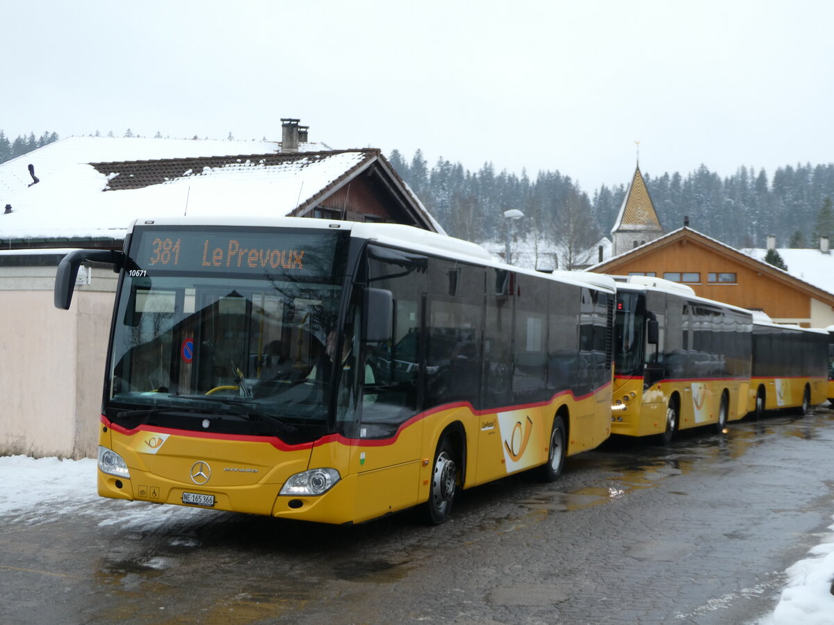 (245'650) - CarPostal Ouest - NE 165'366/PID 10'671 - Mercedes (ex VD 606'251) am 2. Februar 2023 in La Br�vine, Post