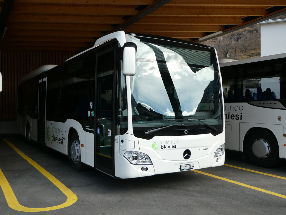 (245'799) - ABl Biasca - Nr. 5/TI 231'005 - Mercedes am 4. Februar 2023 in Biasca, Garage