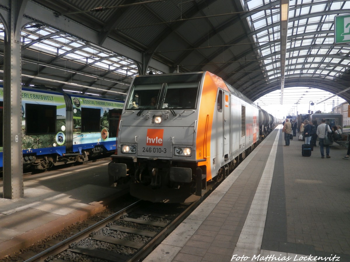246 010 der hvle mit einem G�terzug beim durchfahren des Hallenser Hbf´s am 11.5.15