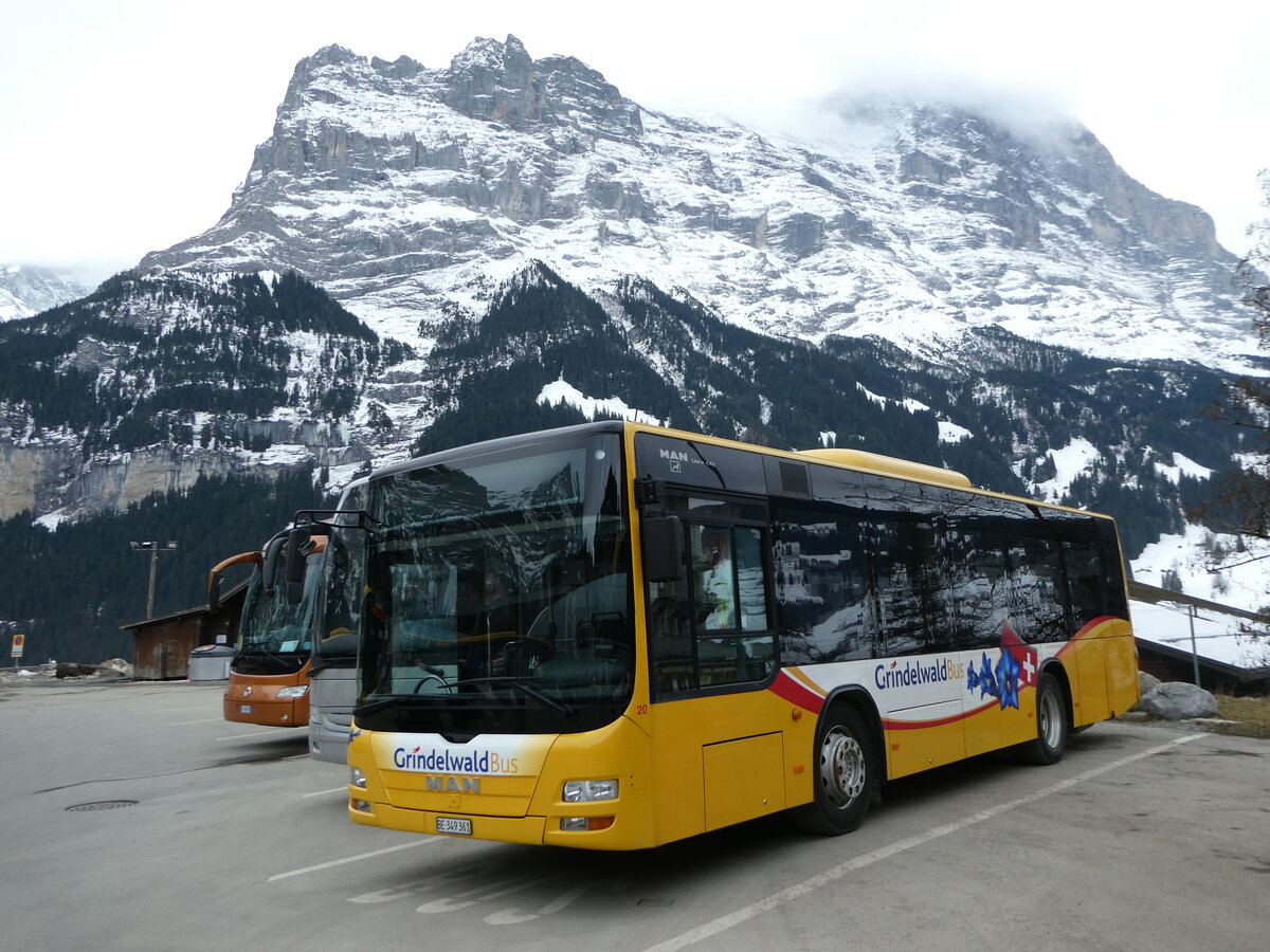 (246'227) - Grindelwaldbus, Grindelwald - Nr. 20/BE 349'361 - MAN/G�ppel am 17. Februar 2023 beim Bahnhof Grindelwald