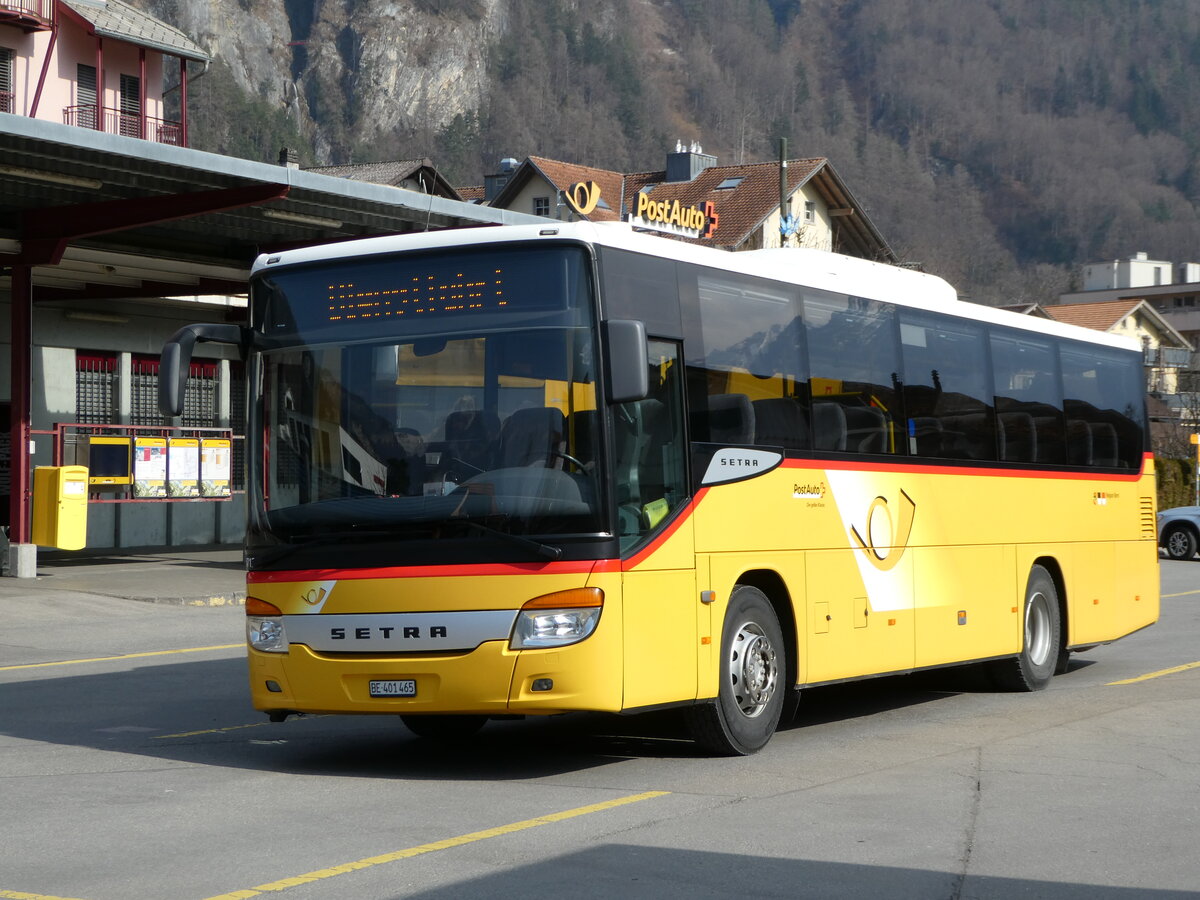 (246'797) - PostAuto Bern - BE 401'465/PID 4715 - Setra (ex AVG Meiringen Nr. 65) am 2. Mrz 2023 in Meiringen, Postautostation