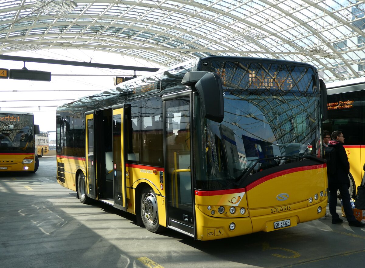 (246'824) - PostAuto Graubnden - GR 81'323/PID 11'708 - Solaris am 3. Mrz 2023 in Chur, Postautostation