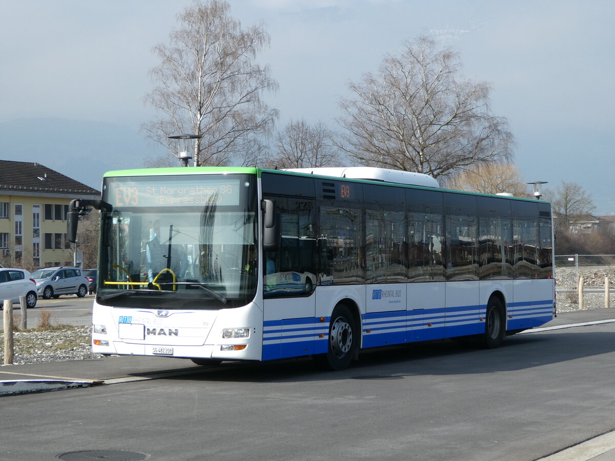 (246'853) - RTB Altsttten - Nr. 912/SG 482'208 - MAN (ex PostBus/A BD 15'356) am 4. Mrz 2023 beim Bahnhof Buchs