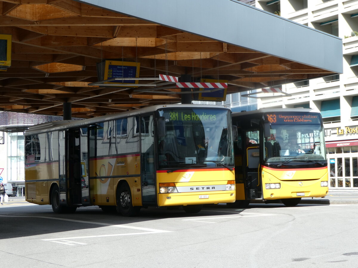 (247'223) - Ev�quoz, Erde - VS 1011/PID 4105 - Setra am 16. M�rz 2023 beim Bahnhof Sion