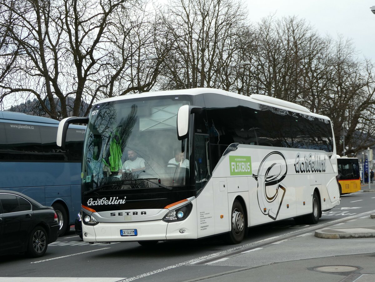 (247'472) - Aus Italien: Garbellini, Rovigo - Nr. 197/GK-544 YM - Setra am 18. M�rz 2023 beim Bahnhof Luzern