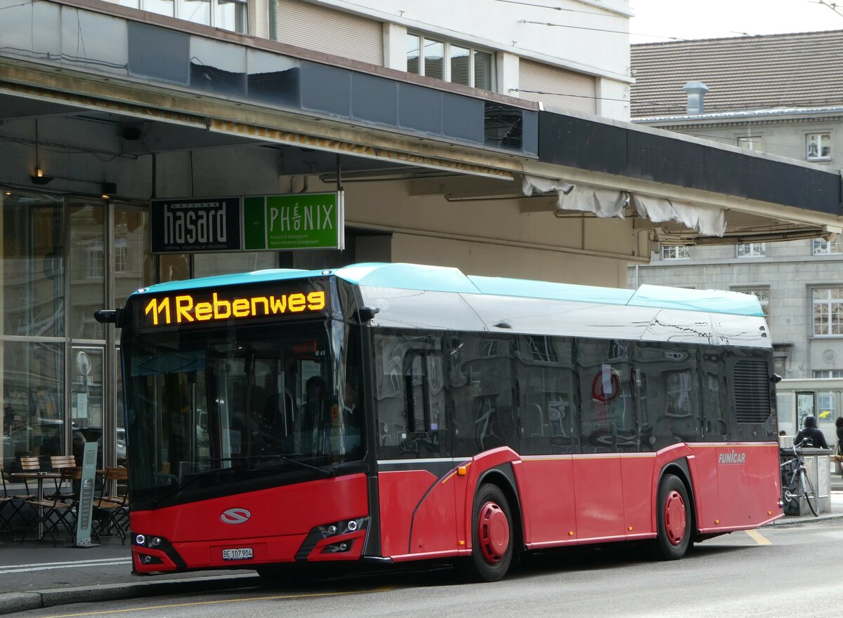 (247'628) - Funi-Car, Biel - Nr. 4/BE 107'904 - Solaris am 25. M�rz 2023 beim Bahnhof Biel