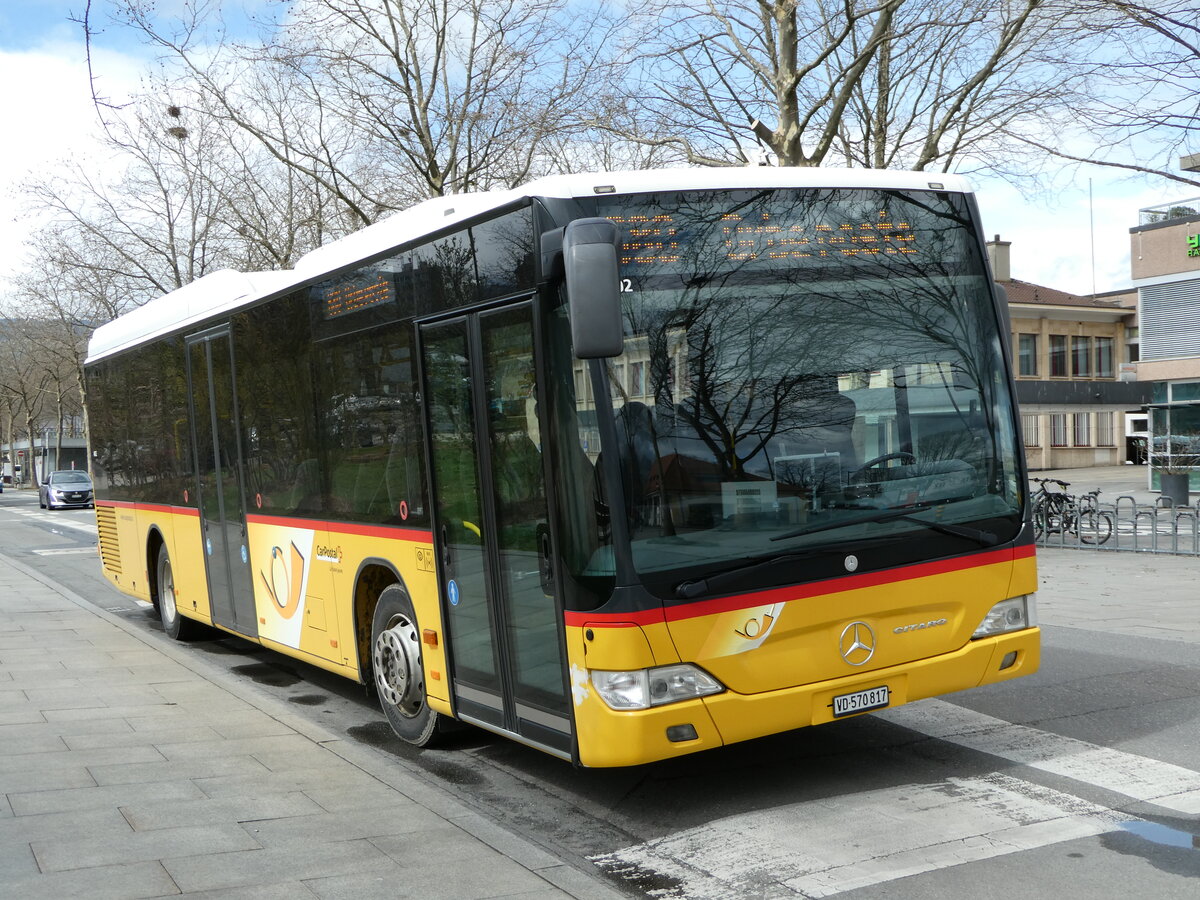 (247'643) - AVJ Les Bioux - VD 570'817/PID 4802 - Mercedes (ex CarPostal Ouest; ex SAPJV, L'Isle Nr. 61) am 25. M�rz 2023 beim Bahnhof Yverdon
