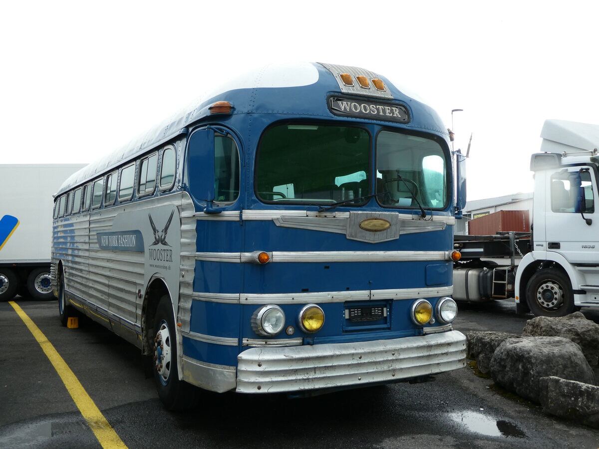(247'700) - Wooster, Z�rich - GMC (ex Northland Greyhound Lines, USA-Minneapolis Nr. N796) am 25. M�rz 2023 in Kerzers, Interbus