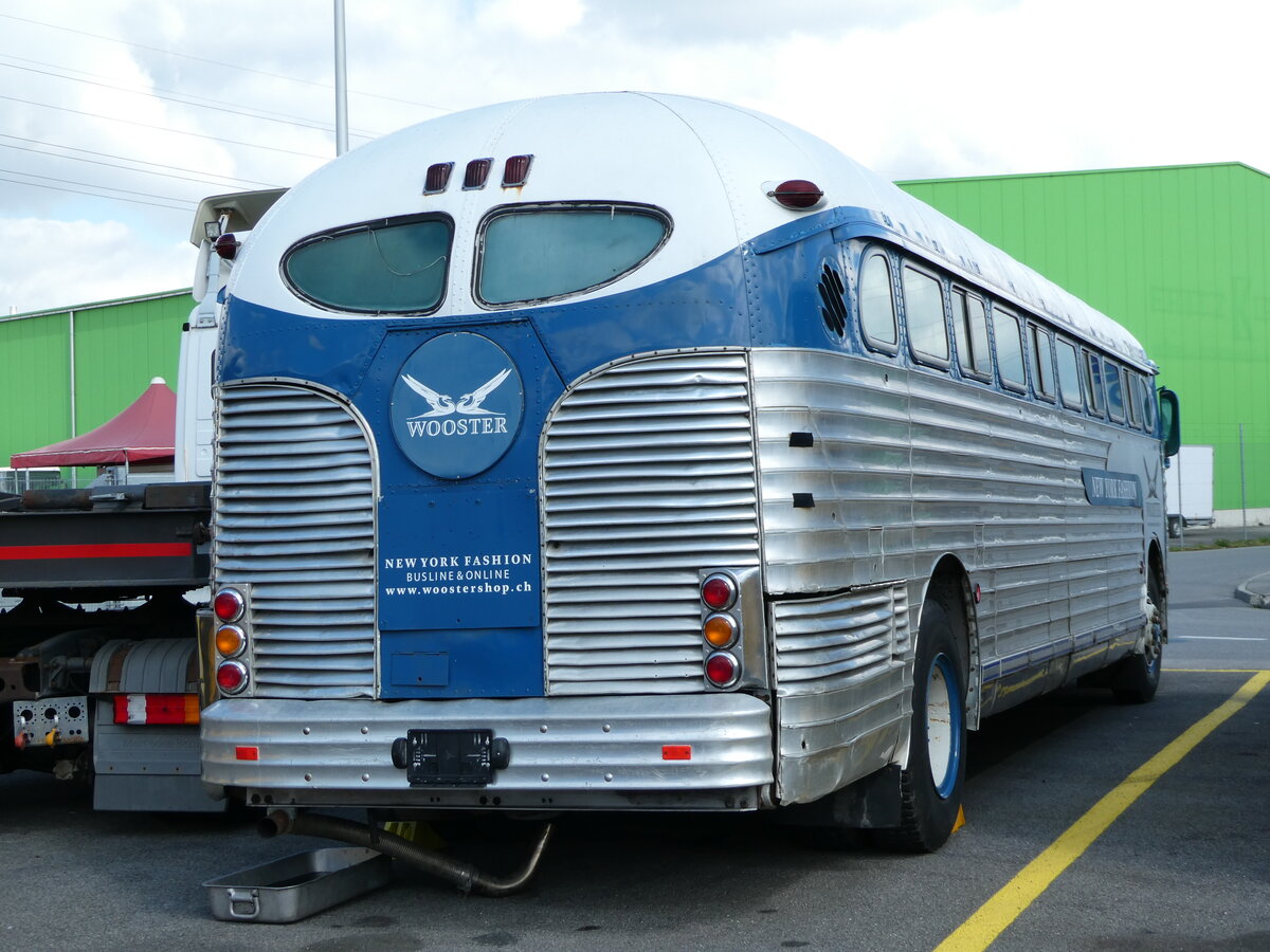 (248'189) - Wooster, Zrich - GMC (ex Northland Greyhound Lines, USA-Minneapolis Nr. N796) am 8. April 2023 in Kerzers, Interbus