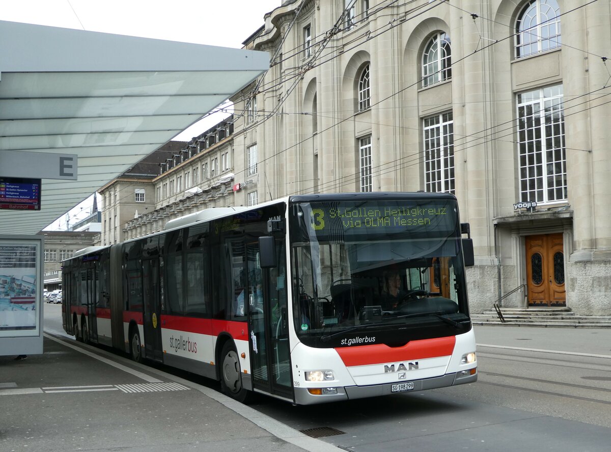 (248'421) - St. Gallerbus, St. Gallen - Nr. 299/SG 198'299 - MAN am 13. April 2023 beim Bahnhof St. Gallen