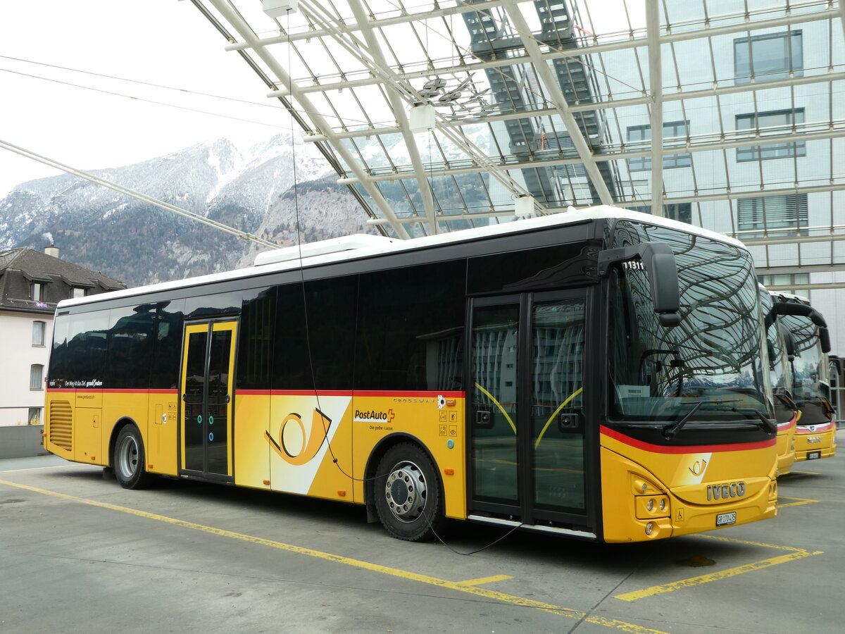 (248'551) - PostAuto Graubnden - GR 170'435/PID 11'311 - Iveco am 15. April 2023 in Chur, Postautostation