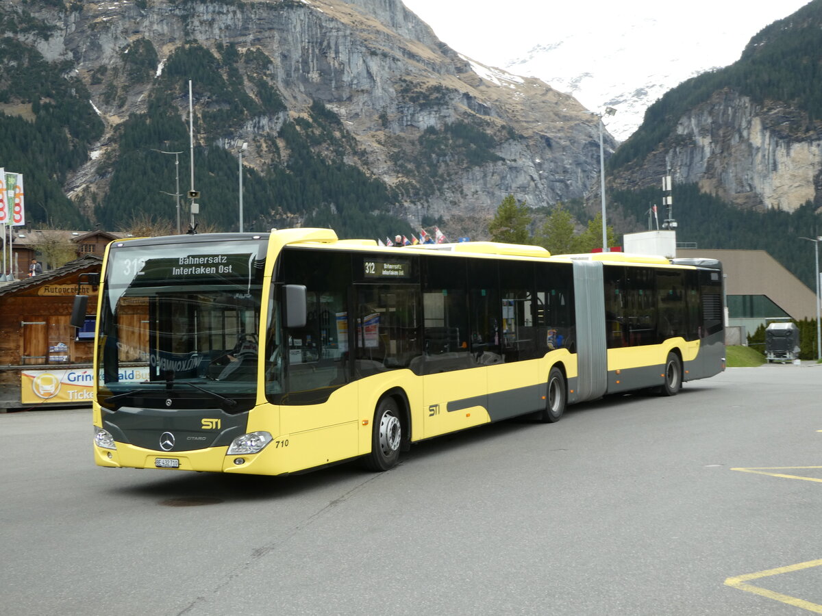 (249'222) - STI Thun - Nr. 710/BE 432'710 - Mercedes am 28. April 2023 beim Bahnhof Grindelwald