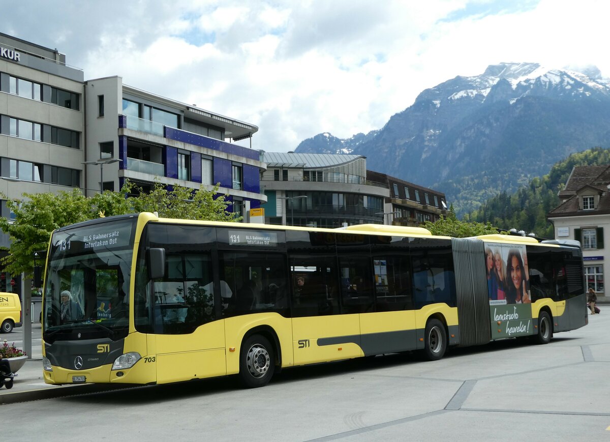 (249'433) - STI Thun - Nr. 703/BE 754'703 - Mercedes am 2. Mai 2023 beim Bahnhof Interlaken West