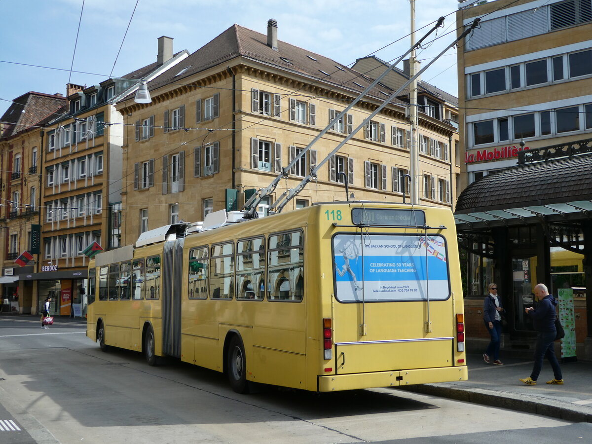 (249'595) - transN, La Chaux-de-Fonds - Nr. 118 - NAW/Hess Gelenktrolleybus (ex TN Neuchtel Nr. 118) am 5. Mai 2023 in Neuchtel, Place Pury