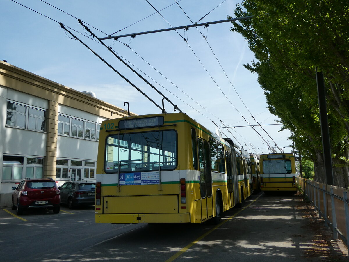 (249'620) - transN, La Chaux-de-Fonds - Nr. 102 - NAW/Hess Gelenktrolleybus (ex TN Neuch�tel Nr. 102) + Nr. 101 - NAW/Hess Gelenktrolleybus (ex TN Neuch�tel Nr. 101) am 5. Mai 2023 in Neuch�tel, D�p�t