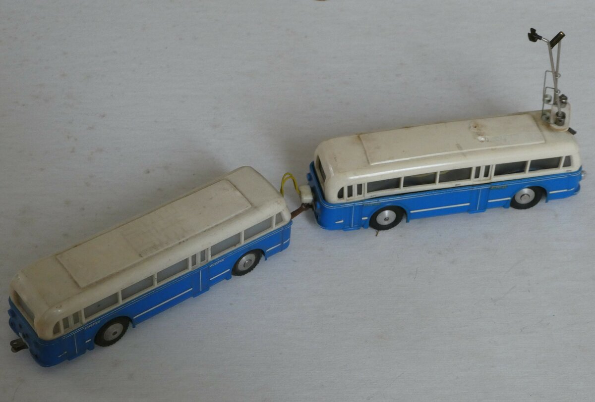 (250'457) - Aus Deutschland: ??? - B�ssing Personenanh�nger + B�ssing Trolleybus am 26. Mai 2023 in Thun (Modelle)
