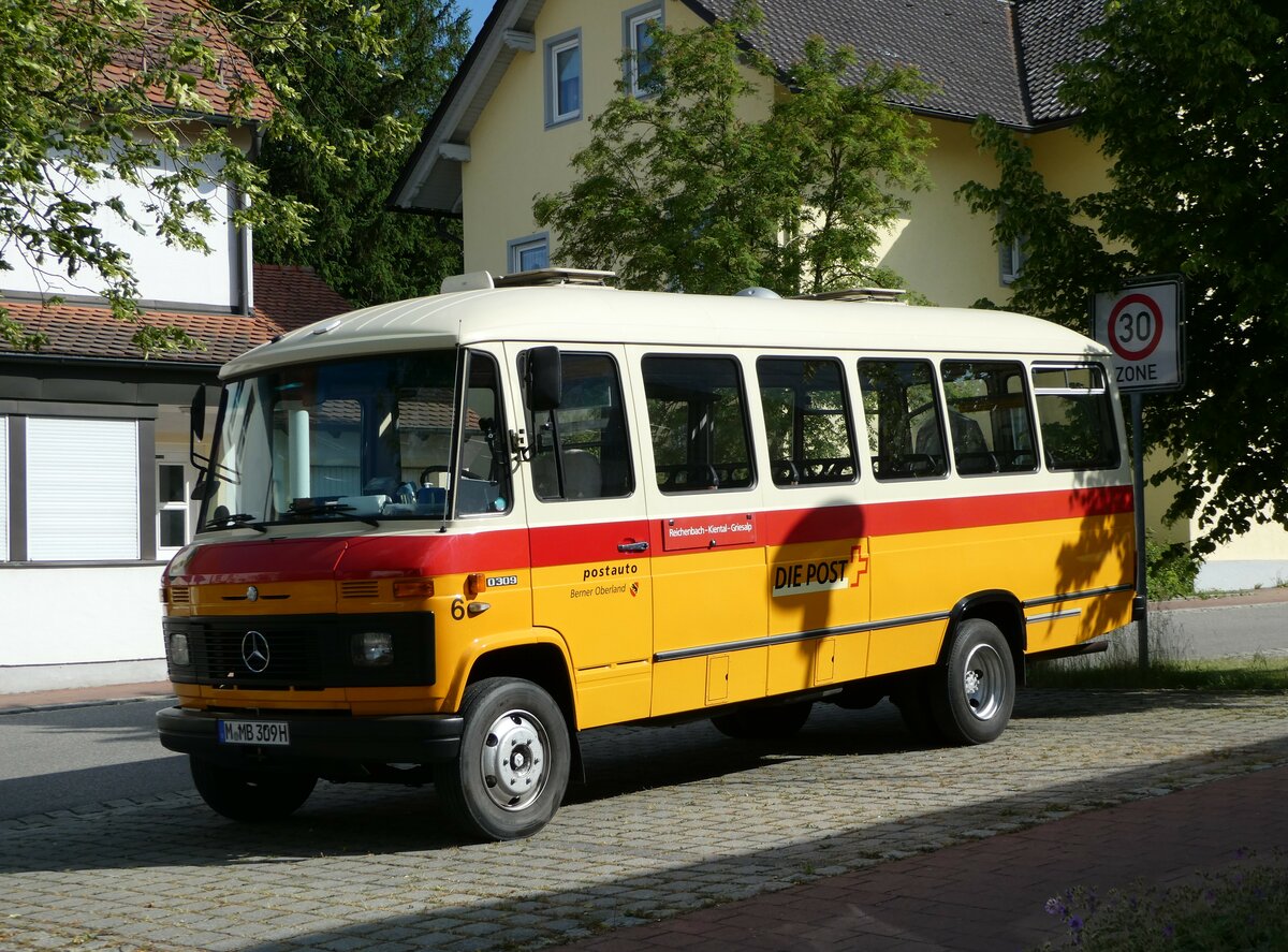 (250'911) - Hahn, Mnchen - Nr. 6/M-MB 309H - Mercedes (ex Mller, CH-Ennetmoos Nr. 6; ex Portenier, CH-Adelboden Nr. 6; ex Geiger, CH-Adelboden Nr. 6) am 3. Juni 2023 in Essenbach, Schulstrasse