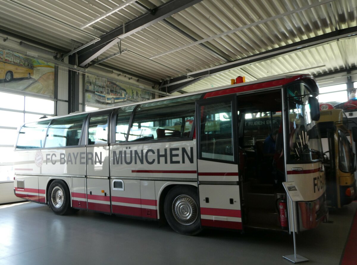 (250'954) - Auw�rter, Pilsting - LAN-KA 80H - Neoplan (ex Kander-Reisen, CH-Frutigen Nr. 1; ex M�ller, CH-Heiden) am 4. Juni 2023 in Pilsting, Auw�rter Automobil-Park