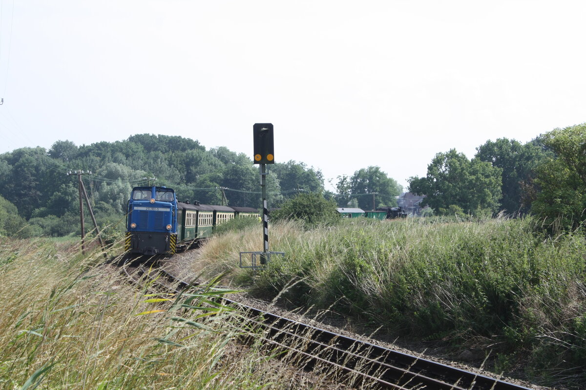 251 901 der R�BB unterwegs nach Putbus am 26.7.21