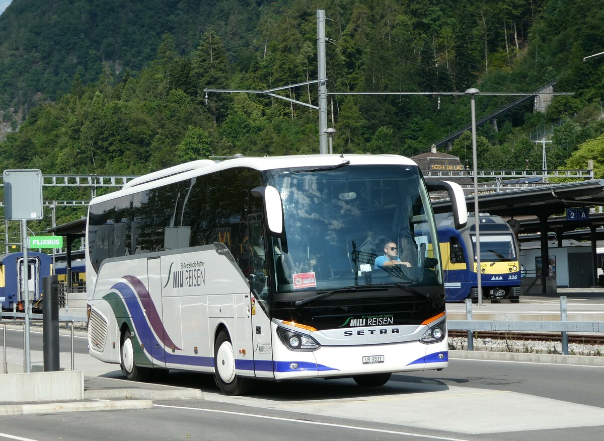 (251'160) - Mili Reisen, Altdorf - UR 9331 - Setra am 8. Juni 2023 beim Bahnhof Interlaken Ost