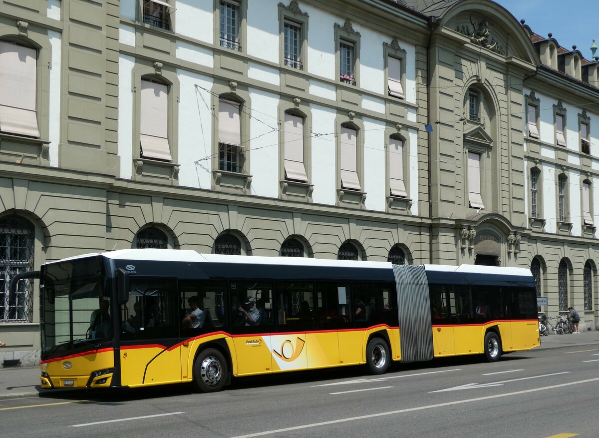 (251'632) - PostAuto Bern - Nr. 11'244/BE 553'244/PID 11'244 - Solaris am 17. Juni 2023 beim Bahnhof Bern