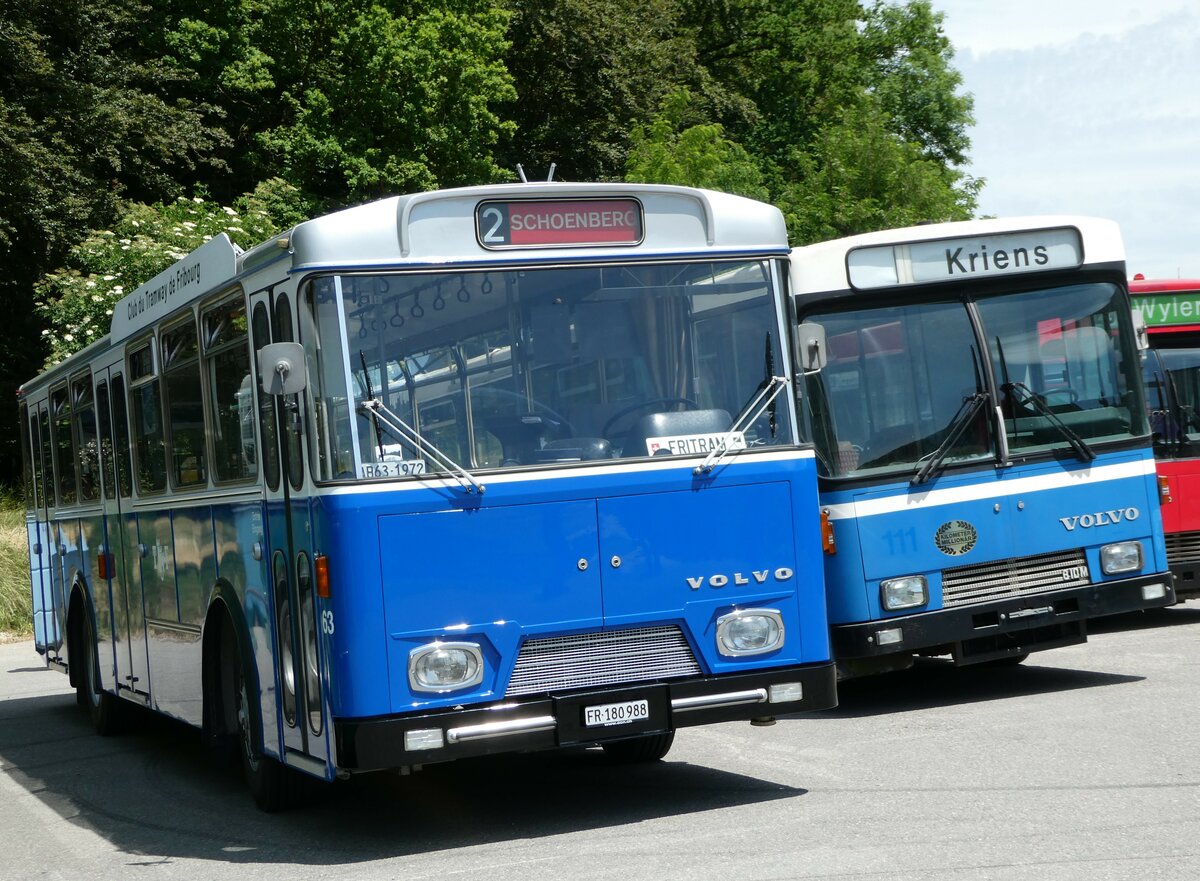 (251'692) - TF Fribourg (CTF) - Nr. 63/FR 180'988 - Volvo/Hess (ex TPF Fribourg Nr. 63; ex TF Fribourg Nr. 63) am 18. Juni 2023 in Burgdorf, �kihof Ziegelgut