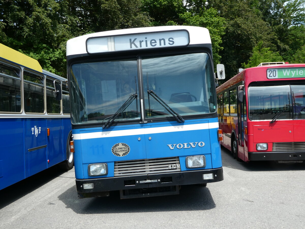 (251'699) - Krauer, Kehrsatz - Volvo/R&J (ex VBL Luzern Nr. 111) am 18. Juni 2023 in Burgdorf, �kihof Ziegelgut