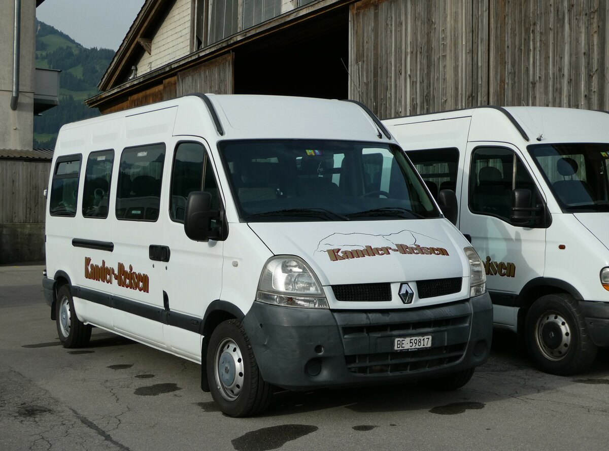 (251'837) - Kander-Reisen, Frutigen - BE 59'817 - Renault am 21. Juni 2023 in Frutigen, Garage