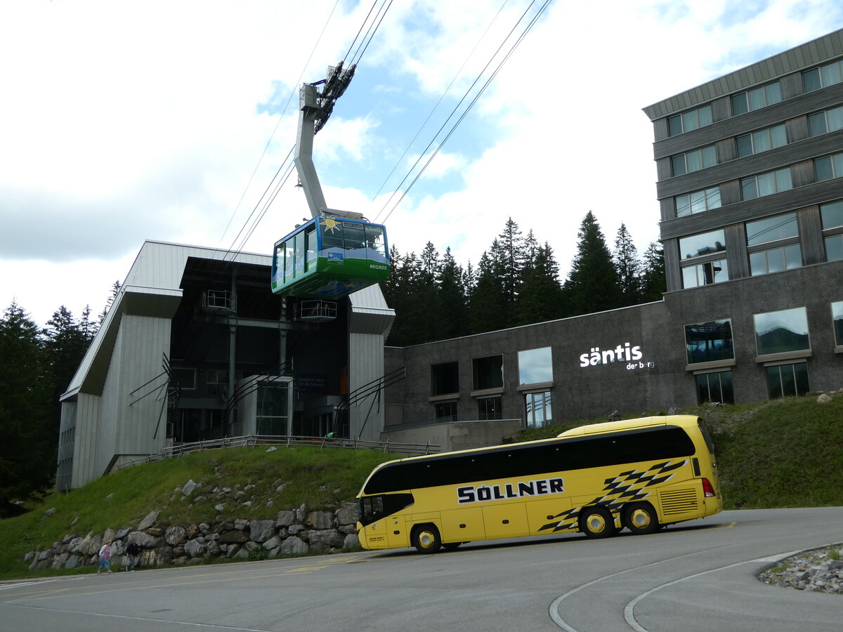 (252'356) - Aus Deutschland: S�llner, Regensburg - R-ES 972 - Neoplan am 4. Juli 2023 in Schw�galp, S�ntis-Schwebebahn