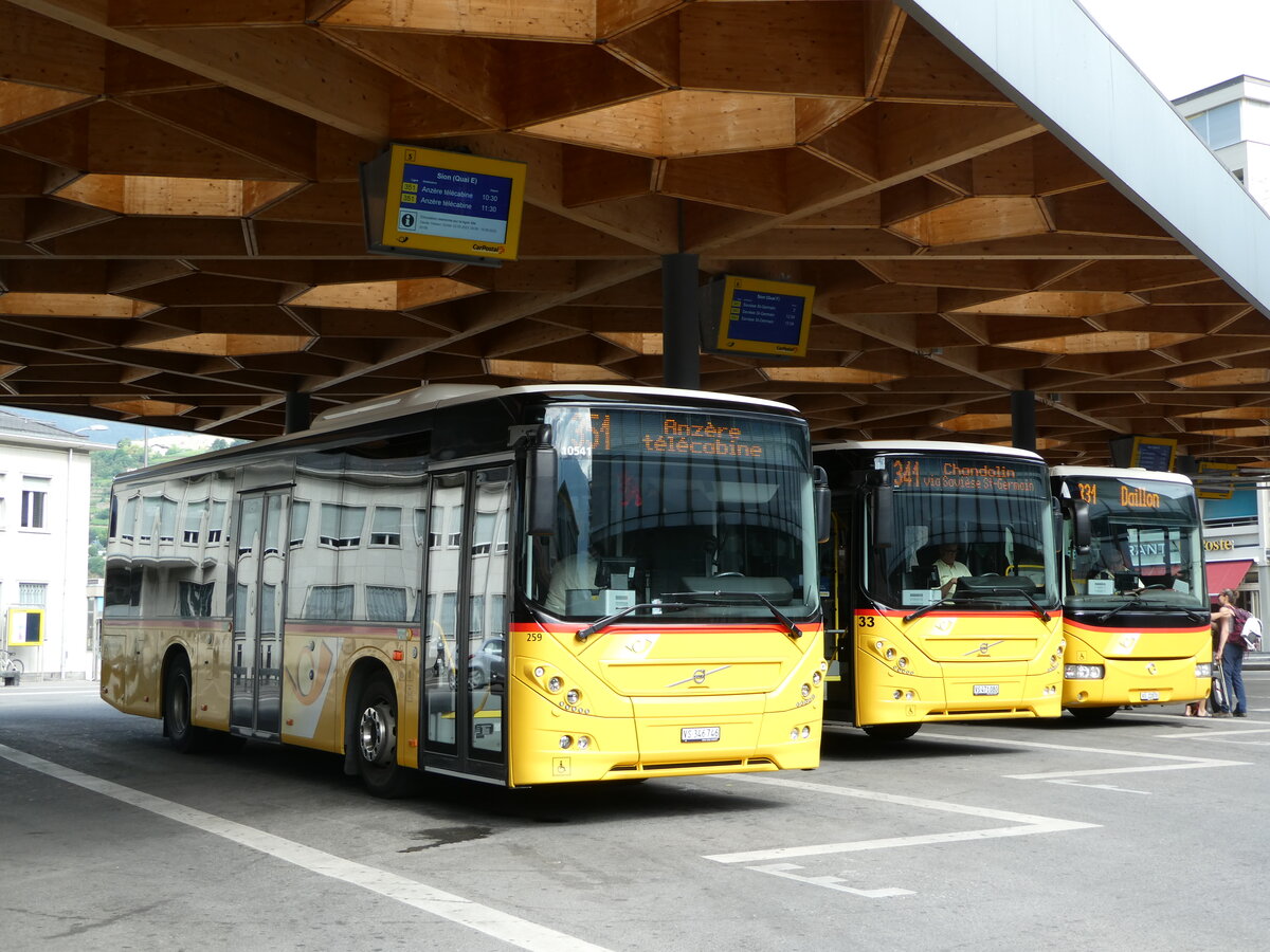 (252'461) - Buchard, Leytron - Nr. 259/VS 346'746/PID 10'541 - Volvo am 8. Juli 2023 beim Bahnhof Sion