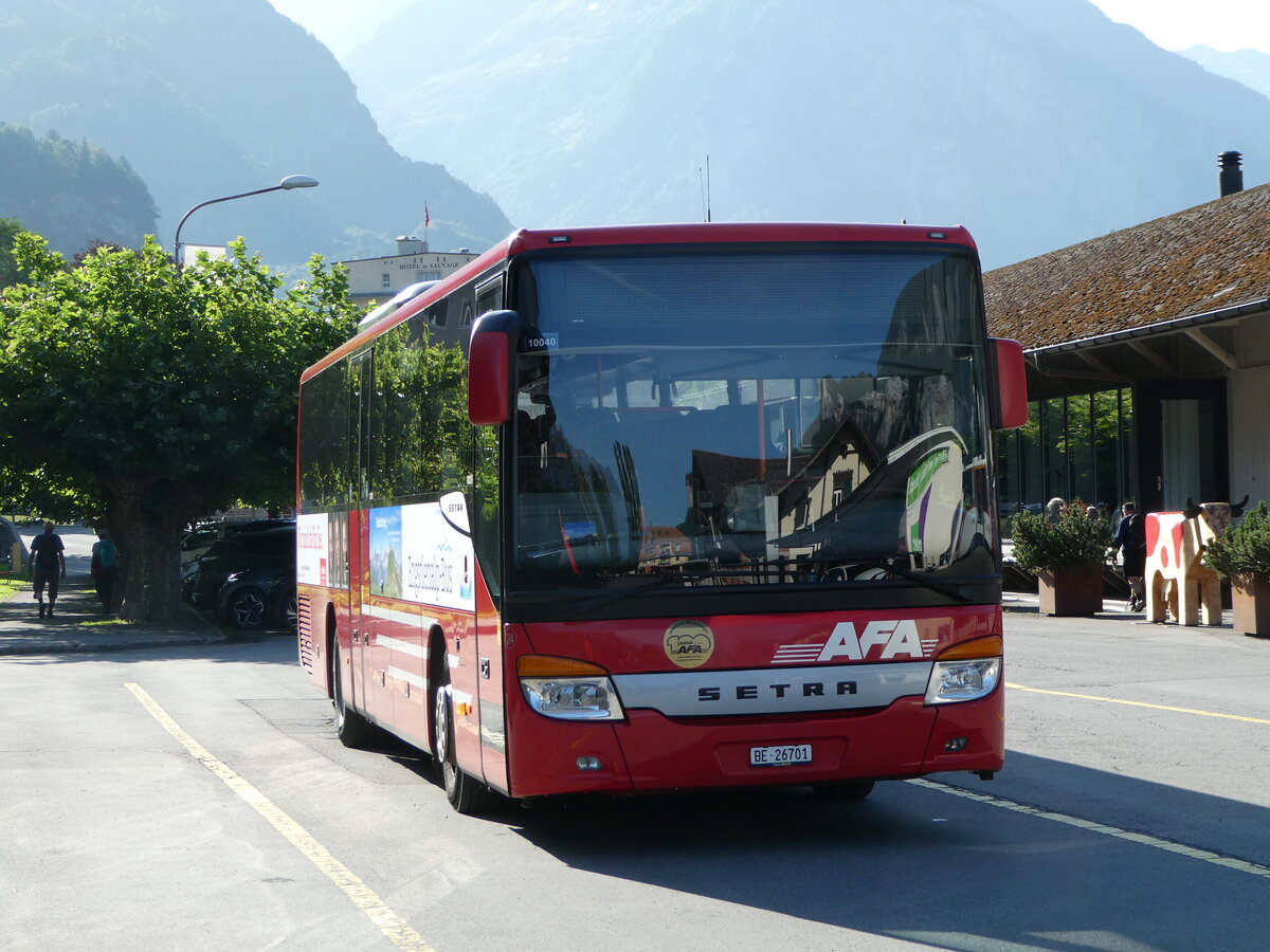 (252'529) - AFA Adelboden - Nr. 24/BE 26'701/PID 10'040 - Setra am 9. Juli 2023 in Meiringen, Postautostation (Einsatz: PostAuto f�r Engstlenalp-Bus)