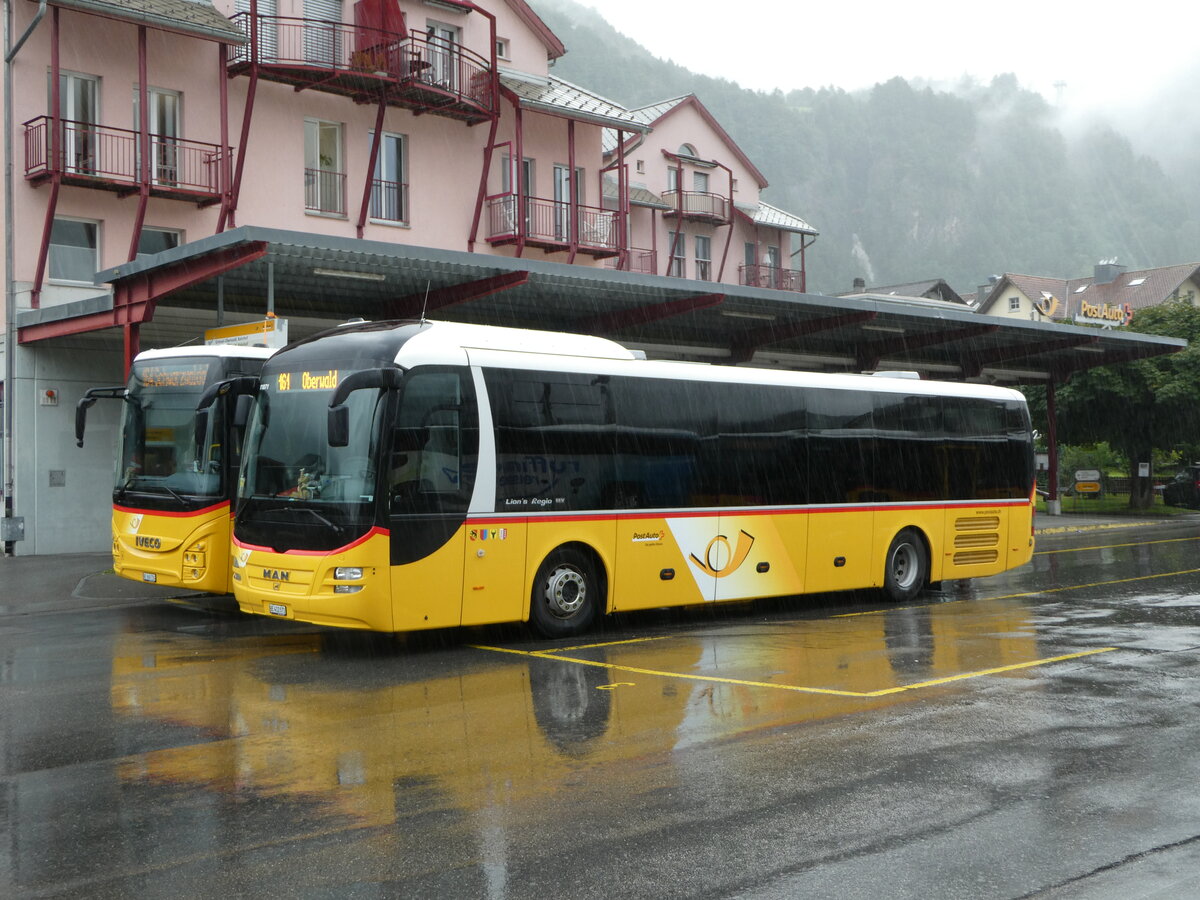 (252'976) - PostAuto Bern - Nr. 71/BE 412'071/PID 11'071 - MAN (ex PostAuto Zentralschweiz Nr. 20; ex Dillier, Sarnen Nr. 20) am 25. Juli 2023 in Meiringen, Postautostation