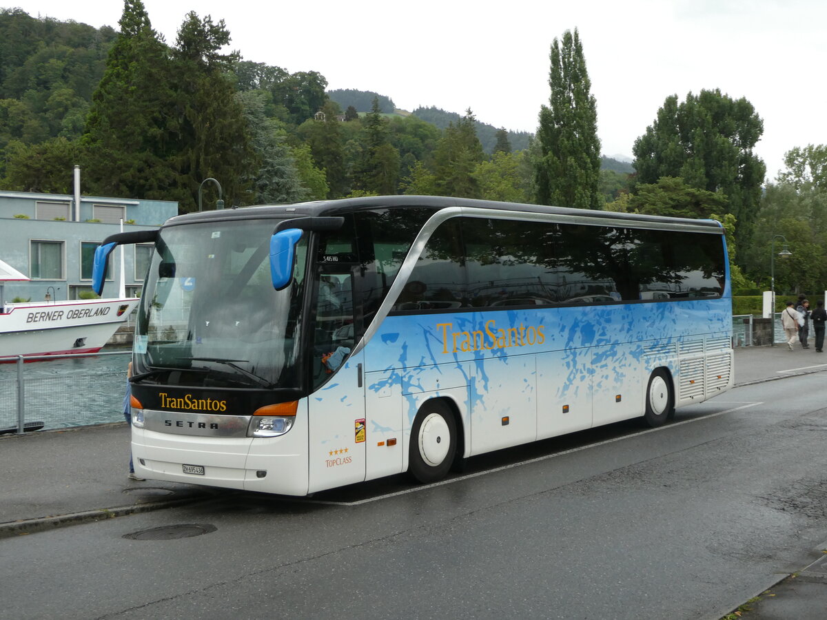 (253'164) - TranSantos, Schfflisdorf - ZH 695'436 - Setra am 29. Juli 2023 bei der Schifflndte Thun