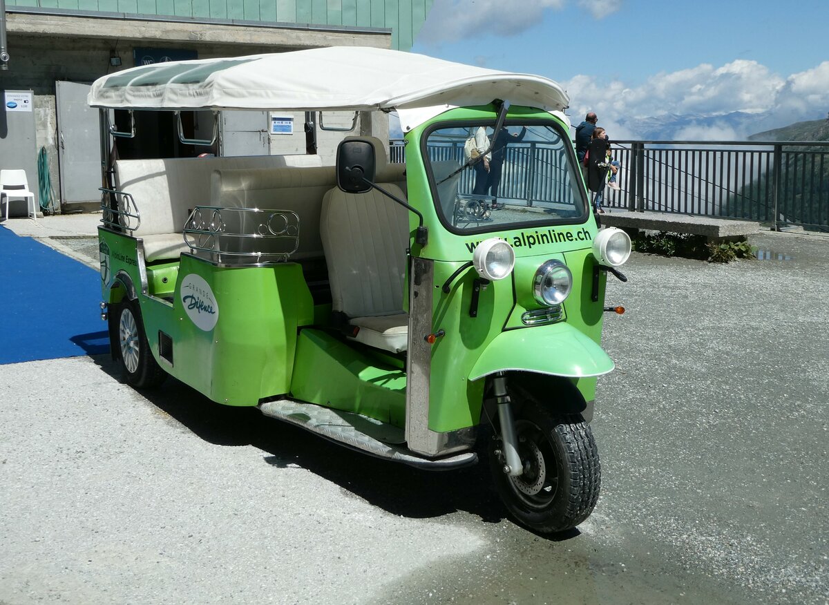(253'197) - AlpinLine, H�r�mence - VS 11'010 - Tuk-Tuk am 30. Juli 2023 in Dixence, Staumauer