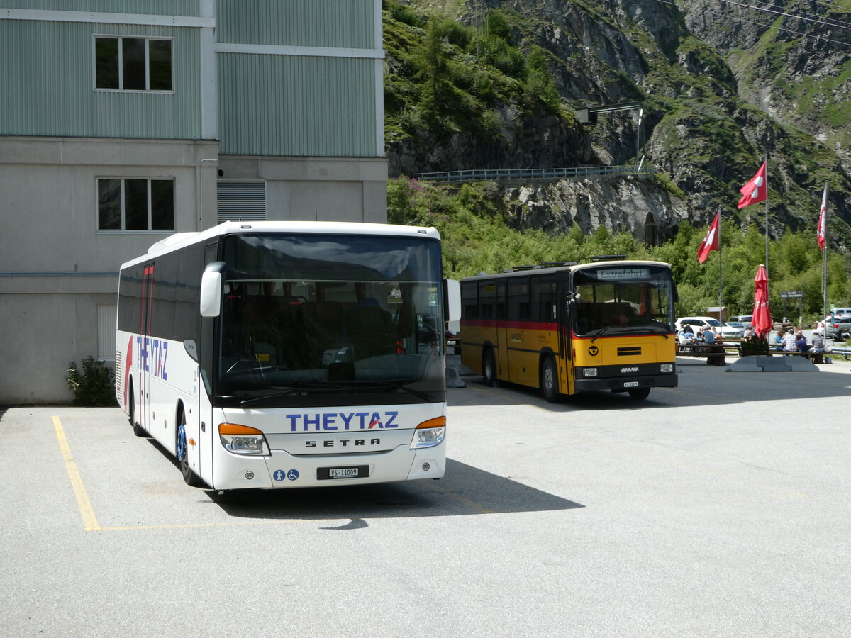 (253'217) - Theytaz, Sion - VS 11'009 - Setra + Oser, B�rchen - VS 93'575 - NAW/Lauber (ex Epiney, Ayer PID 1076) am 30. Juli 2023 in Dixence, Le Chargeur