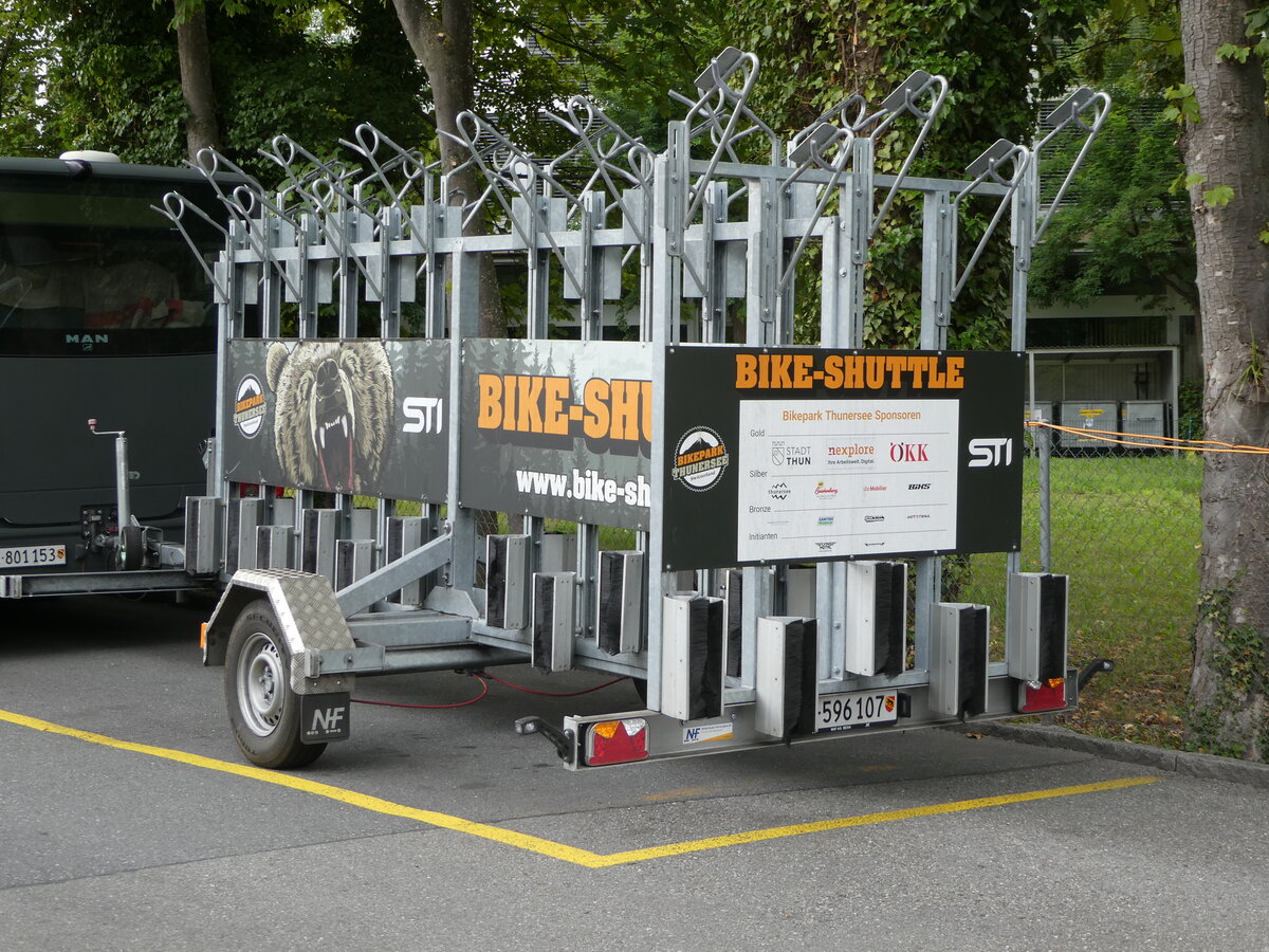 (253'271) - STI Thun - Nr. 282/BE 596'107 - Niederhauser Veloanh�nger am 1. August 2023 bei der Schiffl�ndte Thun